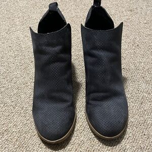 Charcoal Gray Dolce Vita DV8 Ankle Boots 7M